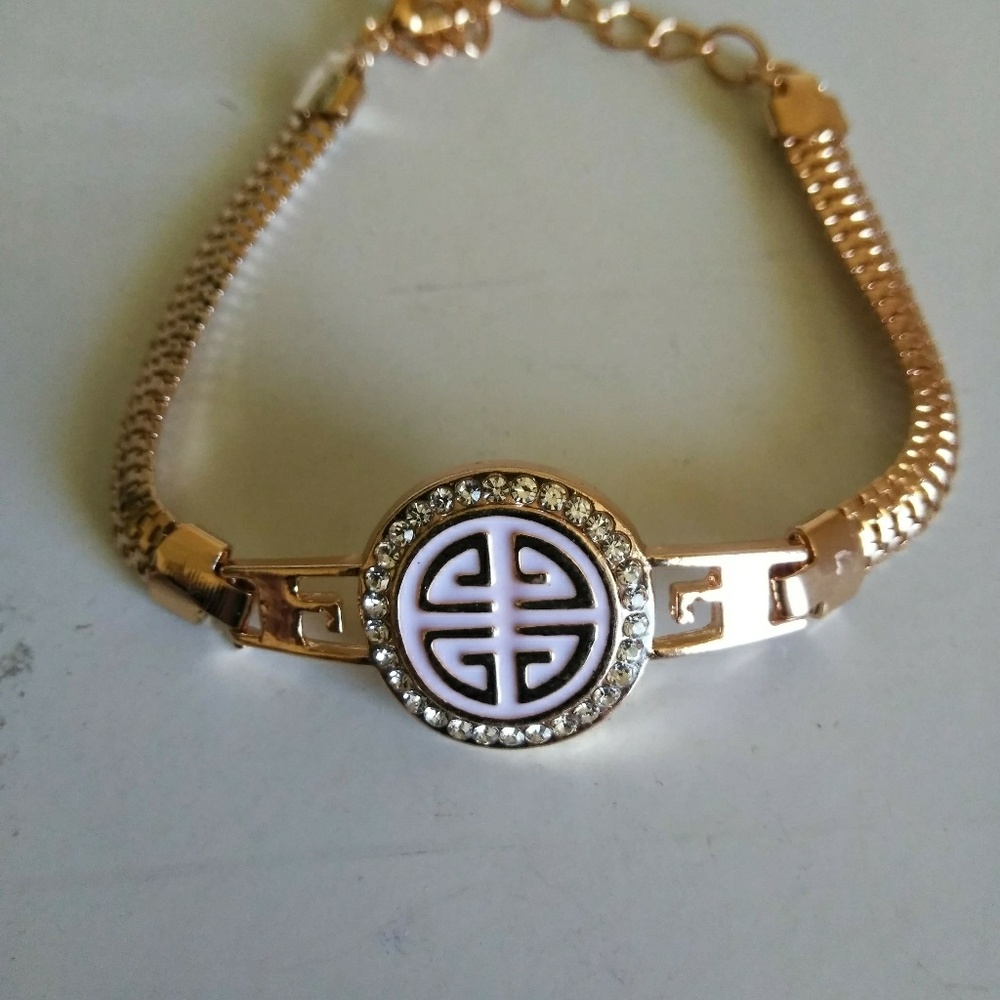 Beautiful Bracelet NWT